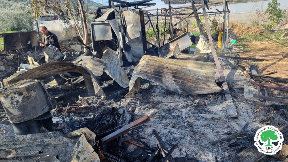 Settlers of the Outpost in ‘Ras’ area Burn an Agricultural Room and a Greenhouse in Salfit | LRC
