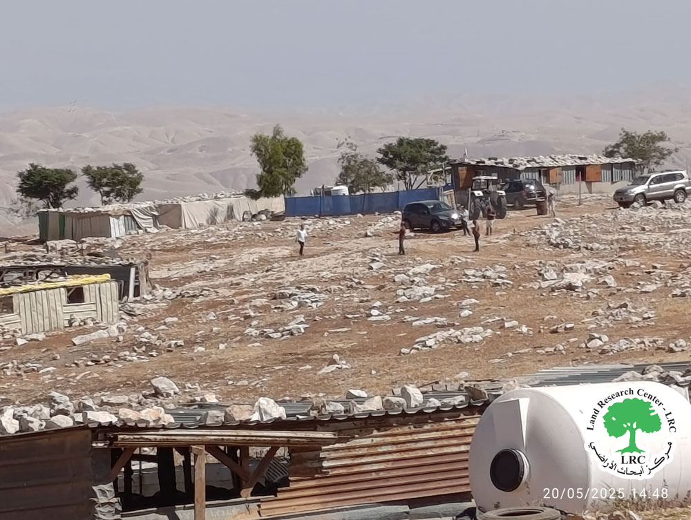 إقامة بؤرة استعمارية جديدة  داخل تجمع " مغاير الدير" شمال رام الله | LRC