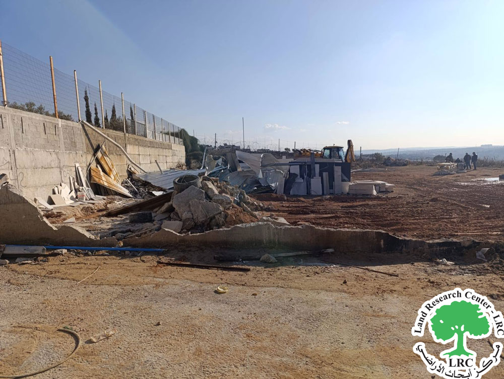 الاحتلال يهدم منشآت  تجارية في منطقة " المهلل" ببلدة بلدة نعلين شمال رام الله | LRC