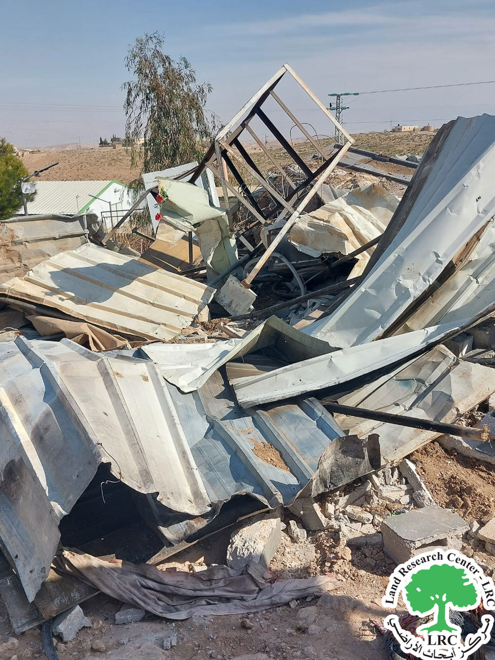 الاحتلال يهدم ثلاثة مساكن في قرية أم الخير جنوب الخليل | LRC